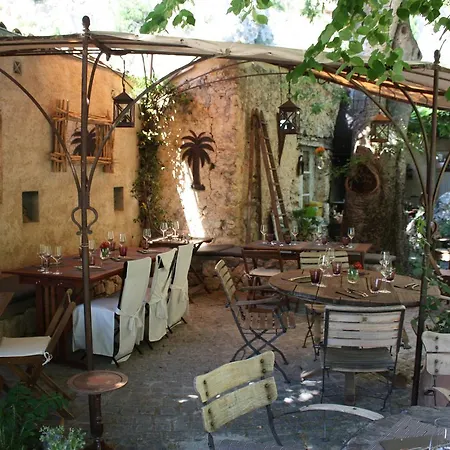 La Bouscatiere 住宿加早餐酒店 *